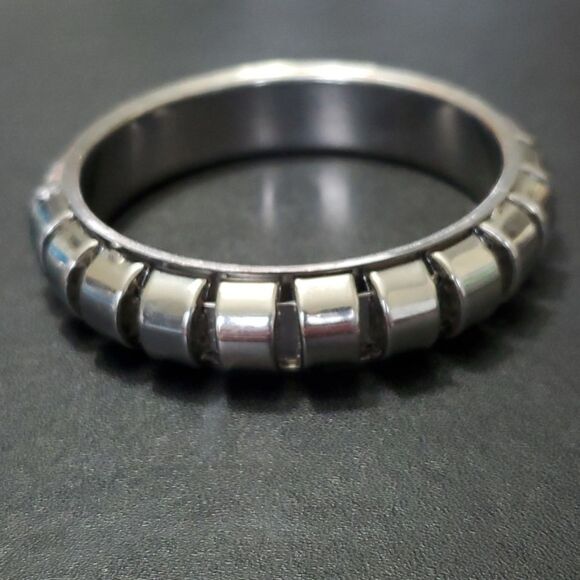 *Sale* Silver tone chunky bangle bracelet - Picture 4 of 7